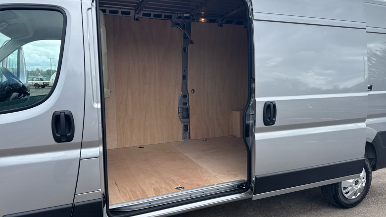 Citroen Relay 3500 L3 Diesel 2.2 BlueHDi 140 H2 Van Enterprise